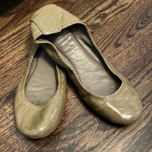 Stylish Tan Ballet Flats